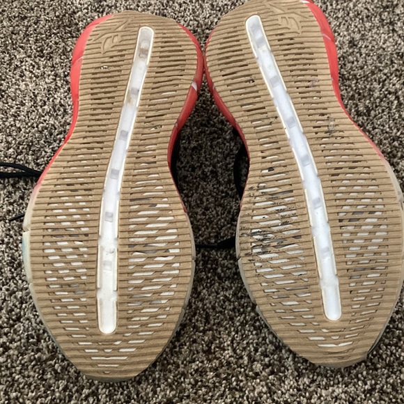 Woman’s Reebok Athletic Shoes - Picture 6 of 8